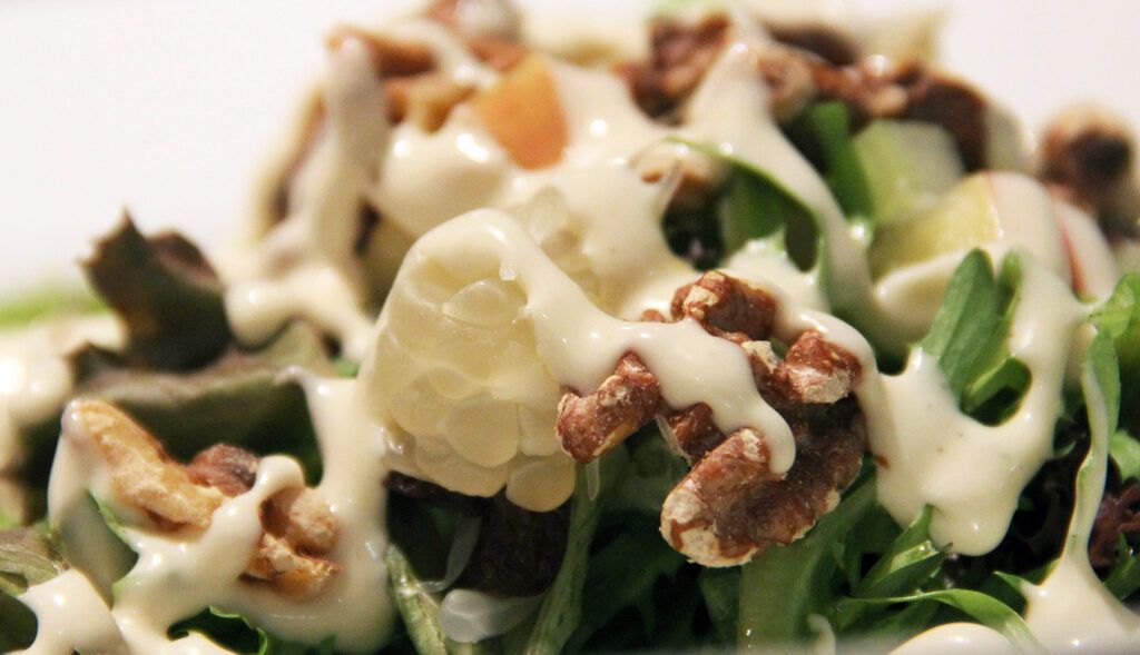 Ensalada con nueces. Foto de Piqsels